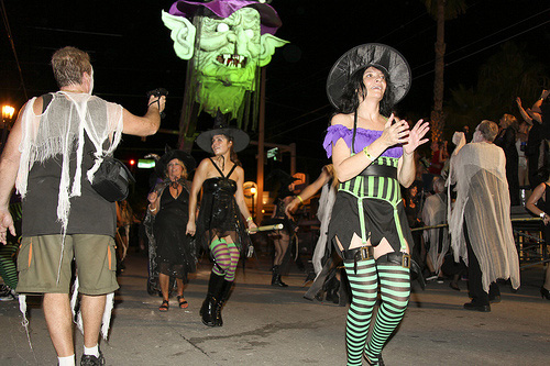 The witches head surrounded by Witches and Zombies!