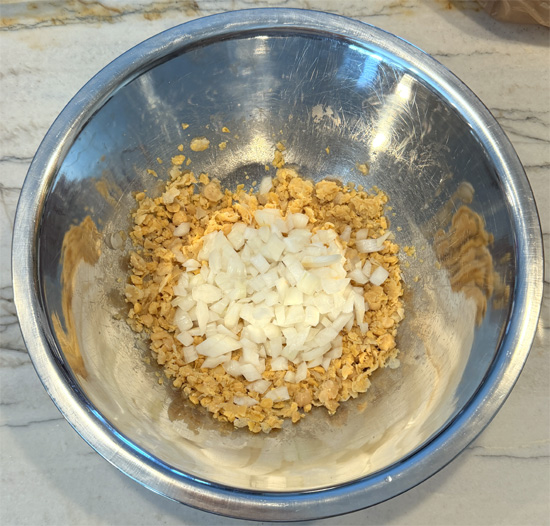 Stir in the remaining ingredients EXCEPT bread. 