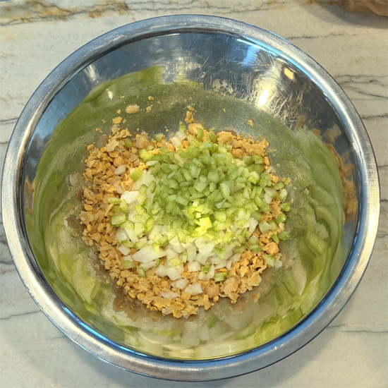Stir in the remaining ingredients EXCEPT bread. 