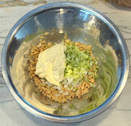 Stir in the remaining ingredients EXCEPT bread. 