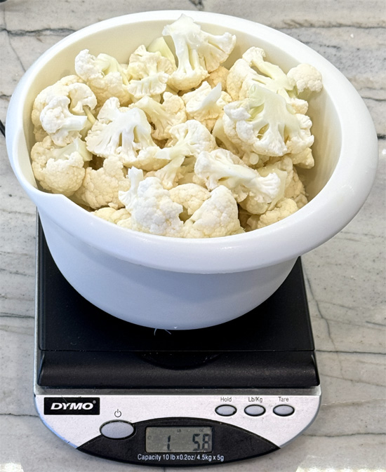 Cut the cauliflower into florets.